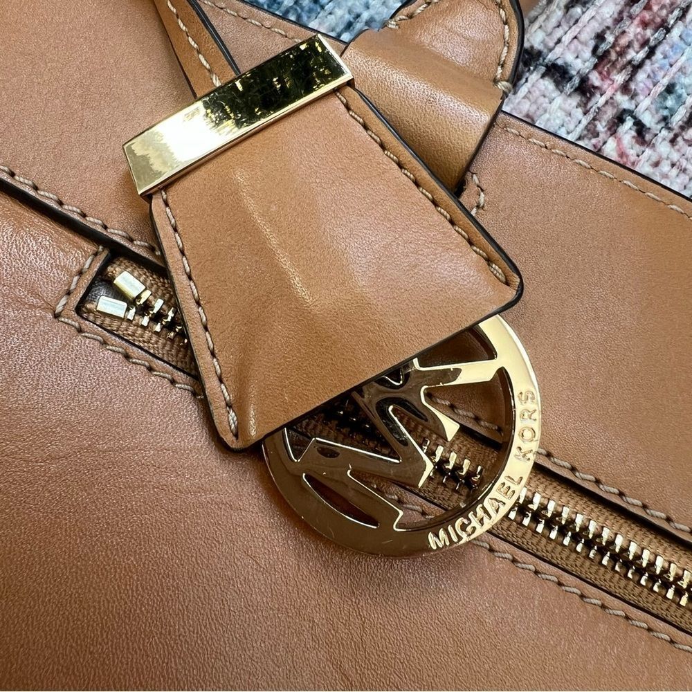 Michael Kors Authentic Romy Medium Suede Crossbody Messenger Bag Tan Leather - Picture 8 of 15